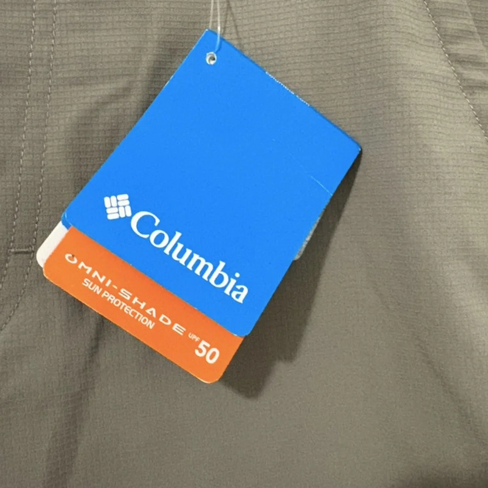 NWT Columbia Men's Cargo Pocket Shorts Regular Fit - size 30 / 11